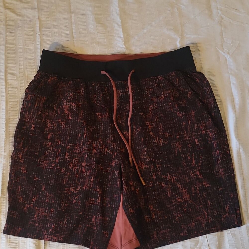 Lululemon Men's T.H.E. Shorts, Linerless, 7" Inseam Red And Black Medium